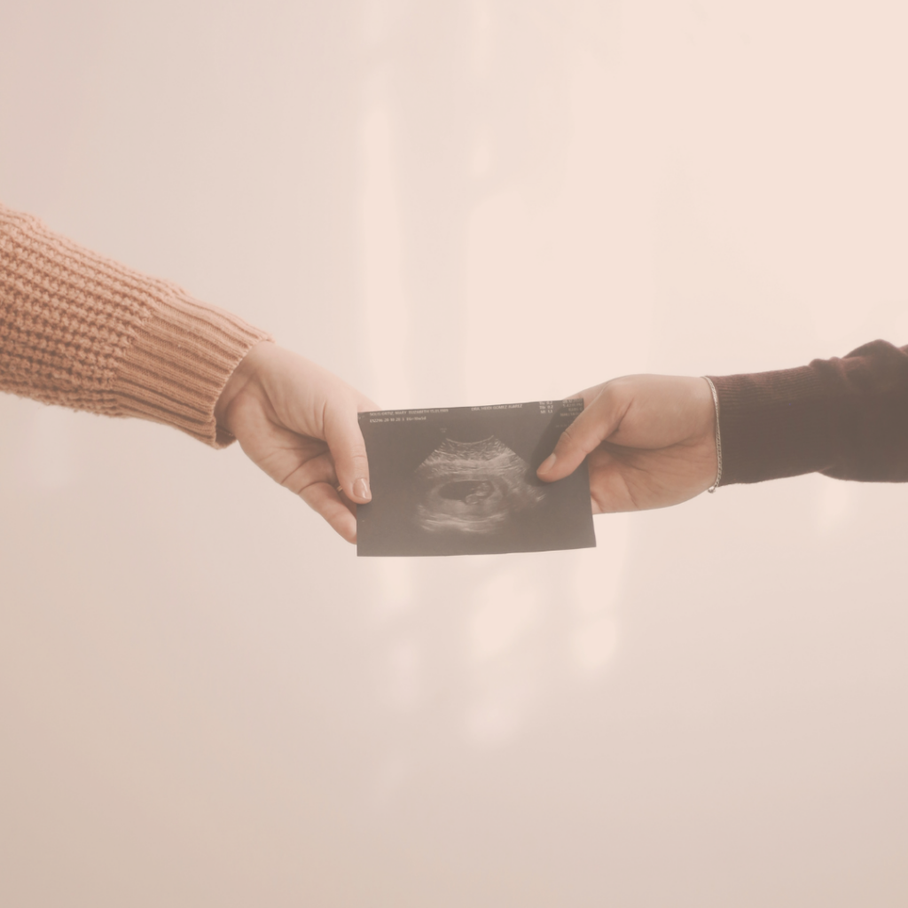 announcing pregnancy