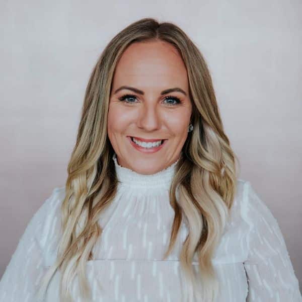 Stephanie from How2mom